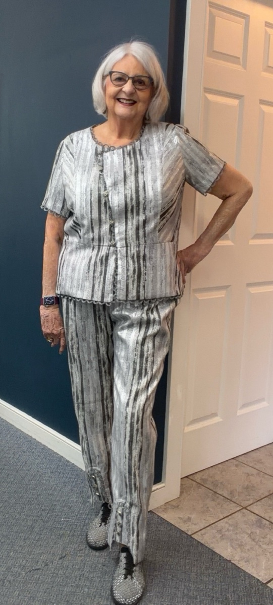 Jane Foster wearing her New York fabric jacket and pants outfit